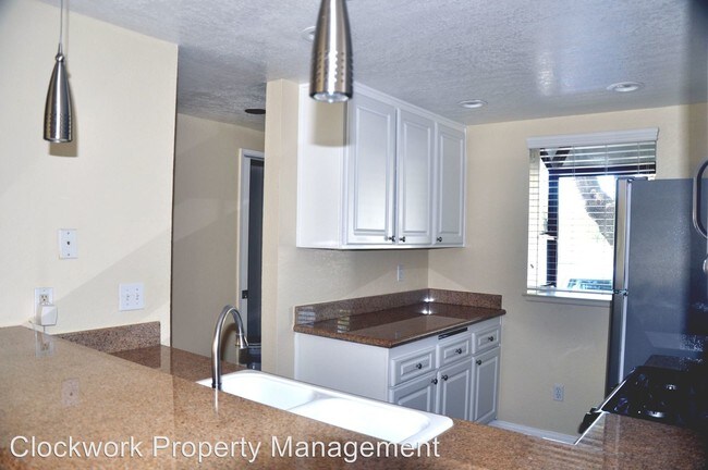Building Photo - 2 br, 2 bath House - 670 Sycamore Ave