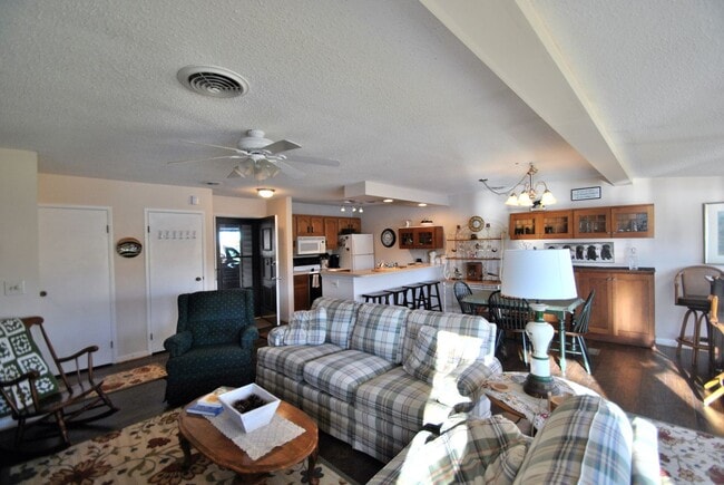 Building Photo - LAKEFRONT AND ONE LEVEL *Utilities Include...