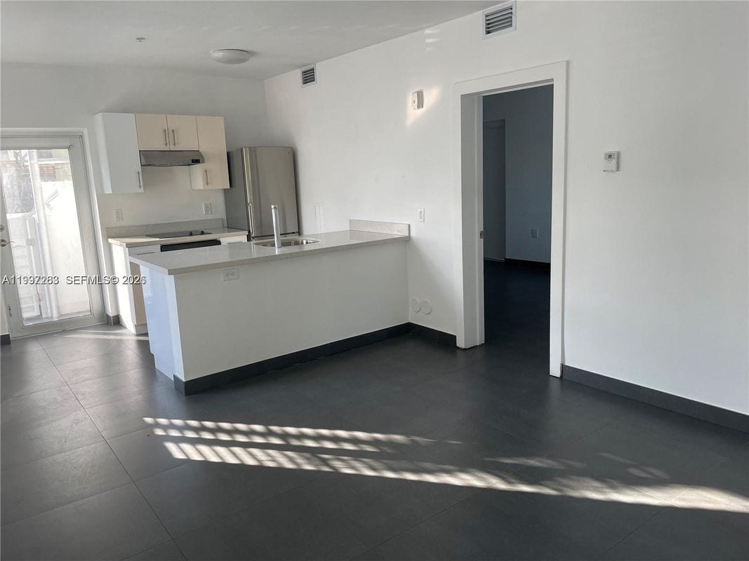 Building Photo - 1600 Euclid Ave