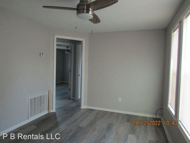 Building Photo - 3 br, 1 bath House - 2725 SW "G" Avenue