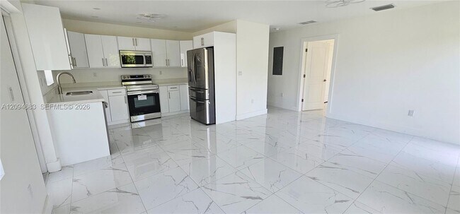 Foto del edificio - 231-233 NW 3rd Ave