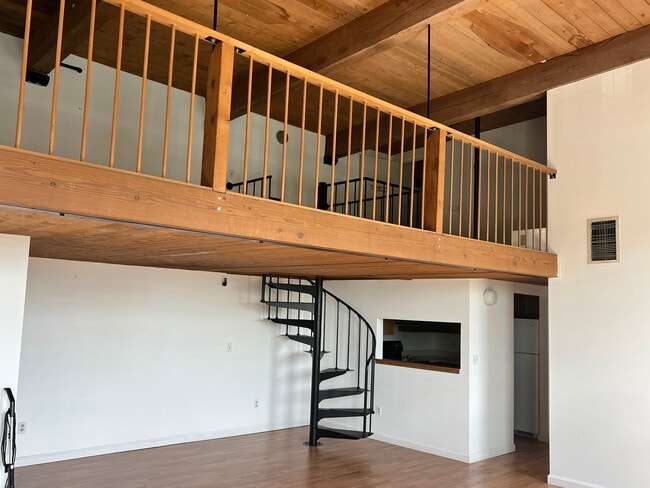 Loft - 50 Rantoul St
