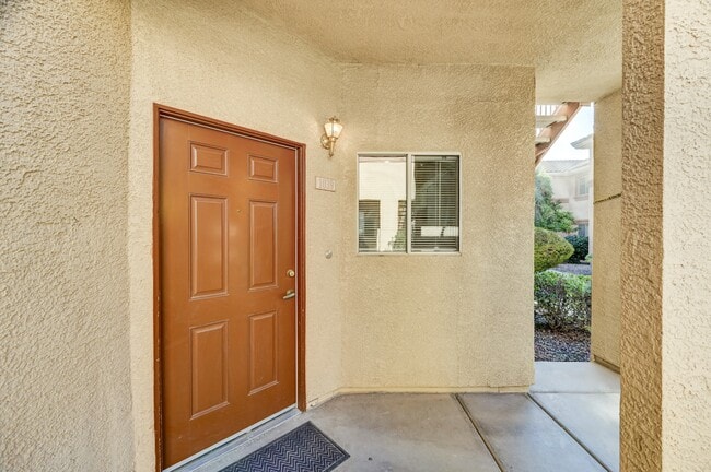 Building Photo - 1050 E Cactus Ave