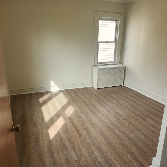 Building Photo - 1009 Taylor Ave