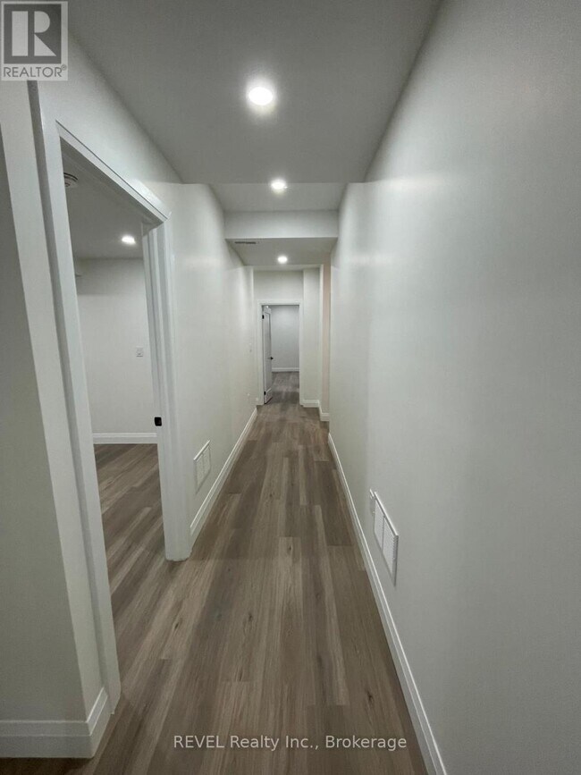 Building Photo - 1 Tilsonburg Ave