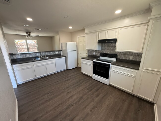 Foto del edificio - 3402 Justice Ave