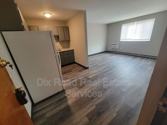 Building Photo - 430 Bellbrook Ave