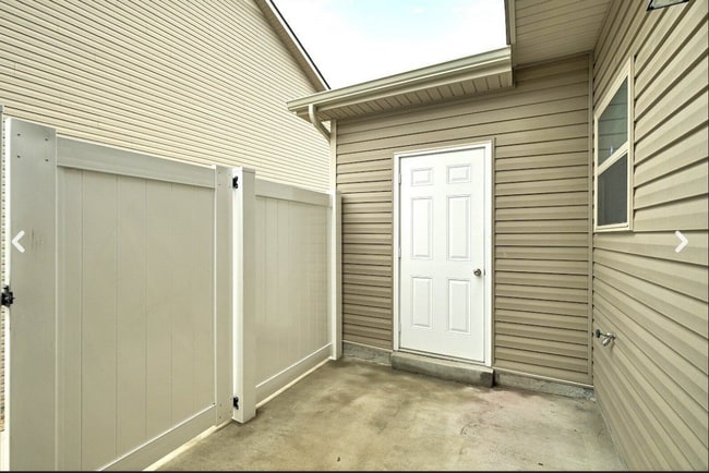 Building Photo - 1700 Sprucedale Dr