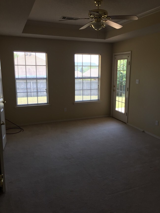 Foto del edificio - 305 Northridge Dr