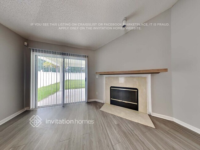 Foto del edificio - 1623 Canopy Oaks Dr