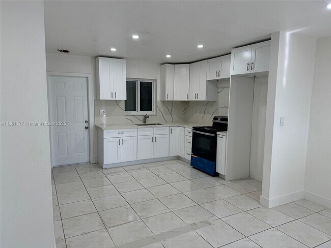 Foto del edificio - 732 SW 6th St