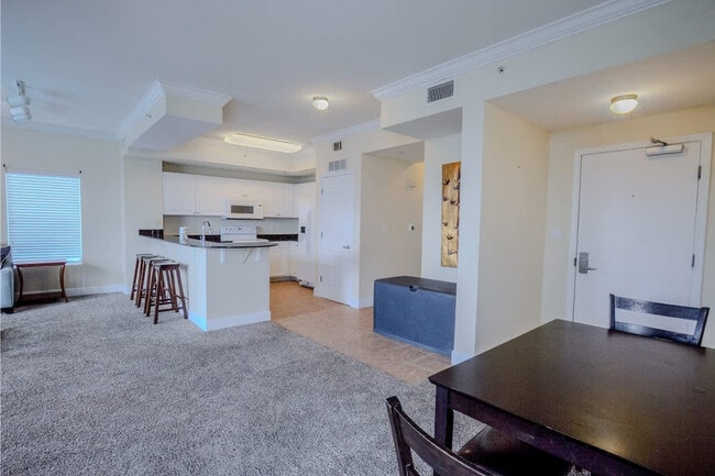 Foto del edificio - 16819 Front Beach Rd