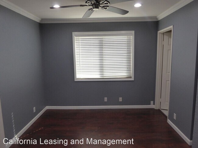 Building Photo - 2 br, 2.5 bath House - 17908 River Circle #3