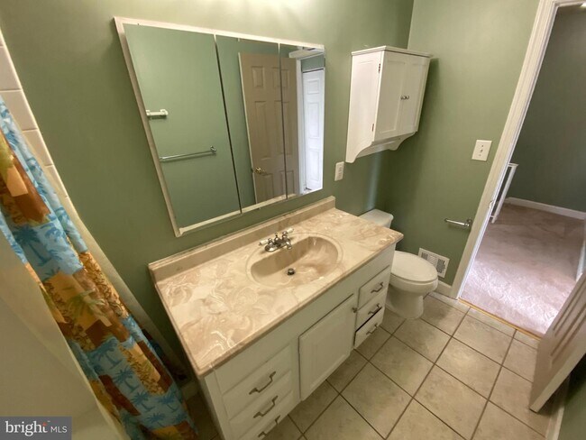 Building Photo - 10129 Irongate Way