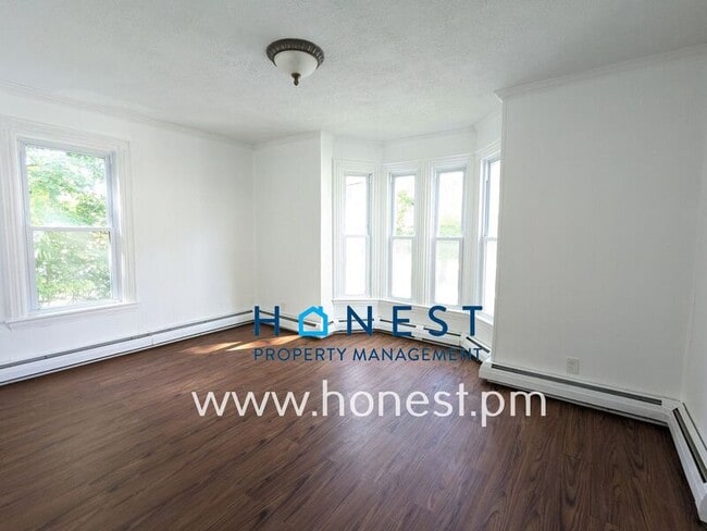 Building Photo - 41 Windsor St