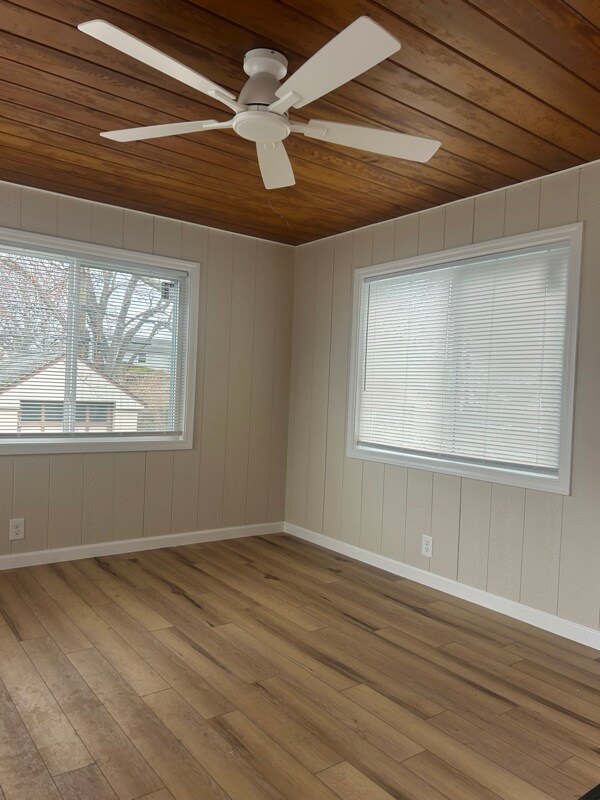 Foto del edificio - 352 Barry Rd