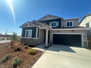Building Photo - 12320 Verdin Cir
