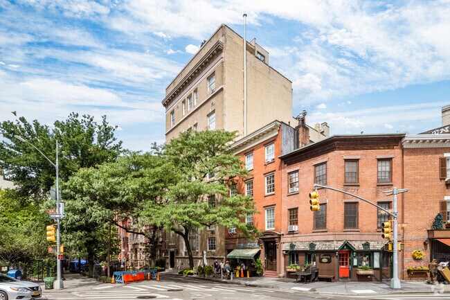 Building Photo - 30-32 Horatio St
