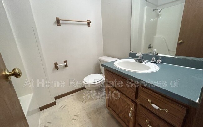 Foto del edificio - 4122 S Glenn Ave