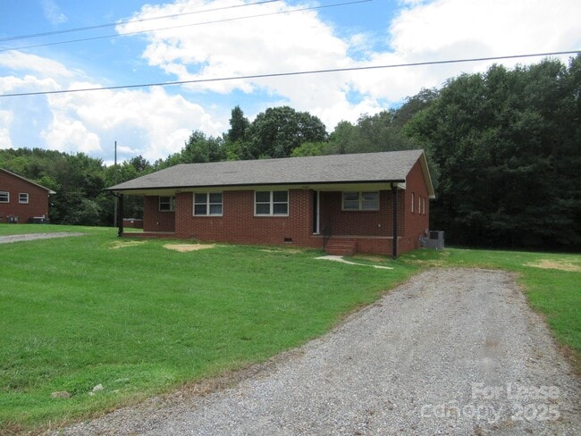 Building Photo - 1747 River Rd