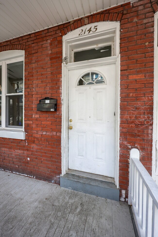 Foto del edificio - 2145 Penn St