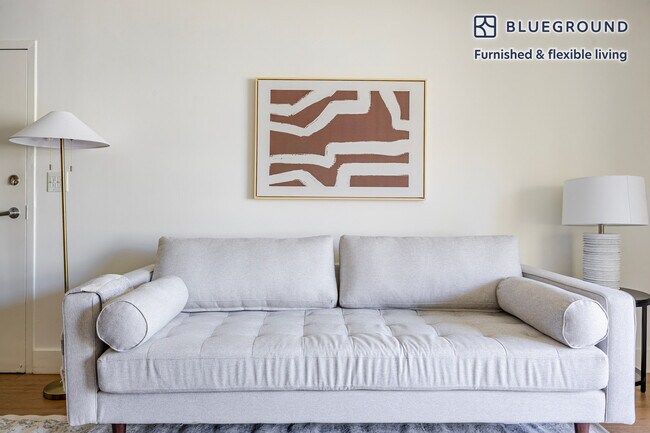 Foto del edificio - 7230 Franklin Ave