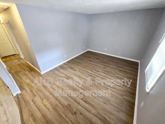 Building Photo - 2485 Michelle Dr