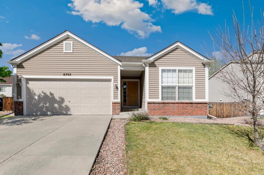 Foto principal - 8703 Silver Glen Dr