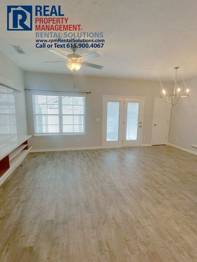 Building Photo - Beautiful 3 bedroom Mboro Townhome! Neighb...