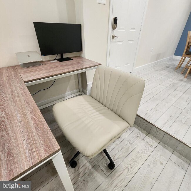 Foto del edificio - 255 S Pickett St