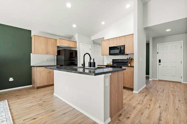 Building Photo - 16372 Whitley Ave