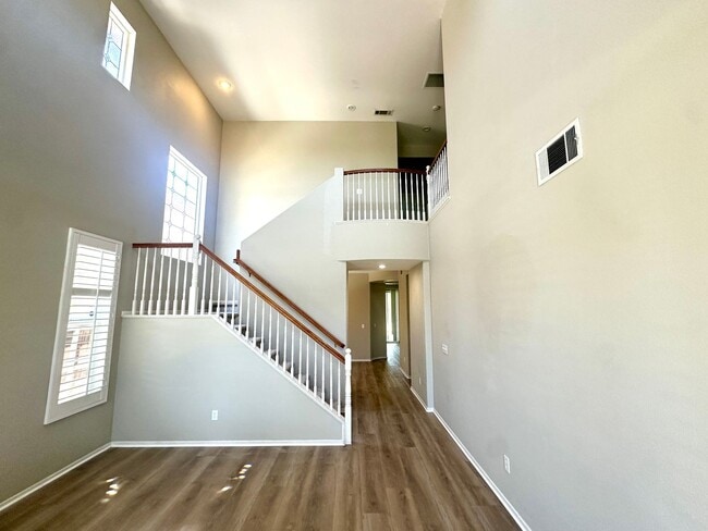 Building Photo - Beautiful Winchester 4-Bedroom  Home!