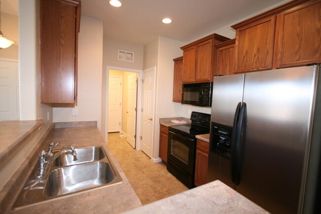 Building Photo - True one-level living home near trails and...
