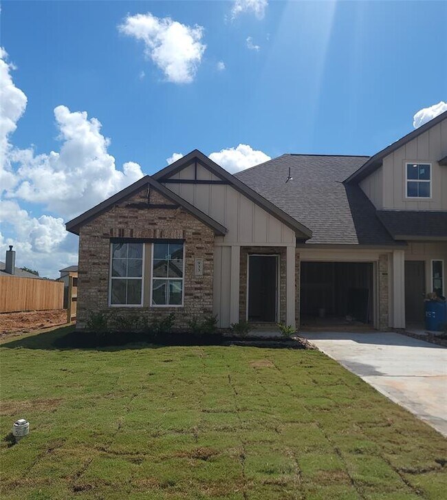 Foto del edificio - 933 Tillman Ln