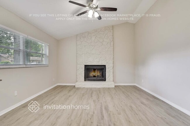 Foto del edificio - 4537 Flintlock Dr