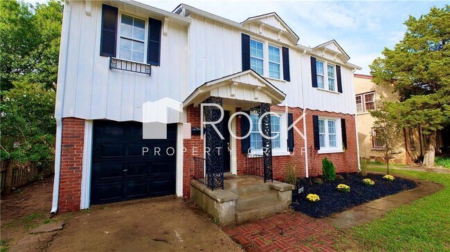 Foto del edificio - Beautifully Remodeled 4-Bedroom Home near ...