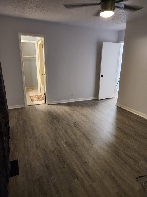 Foto del edificio - 7106 Grammar Dr