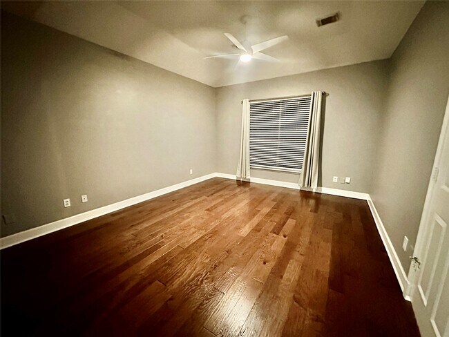 Foto del edificio - 9327 Restover Ln