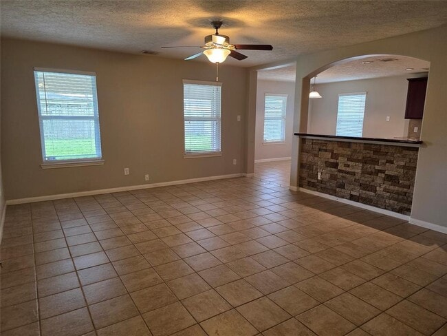 Building Photo - 10910 Brittan Leaf Ln