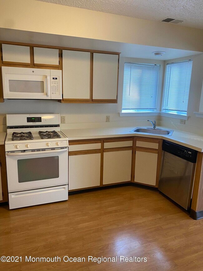 Foto del edificio - 1003 Scarlet Oak Ave