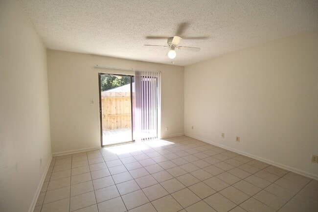 Building Photo - Affordable 2BR with Utilities Included – G...