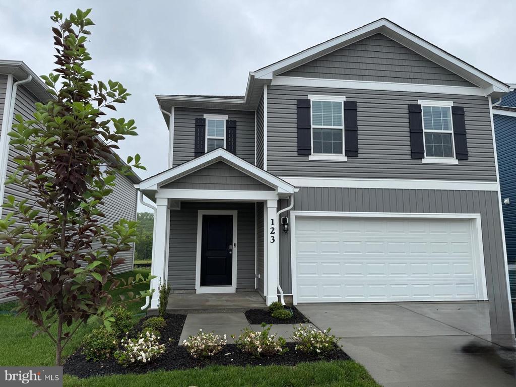 Foto principal - 123 Charing Cross Dr
