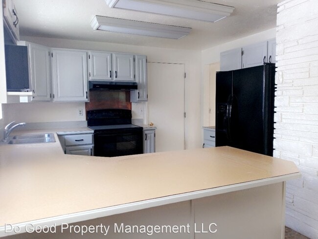 Building Photo - 5 br, 2 bath House - 2822 S Laurelhurst Dr