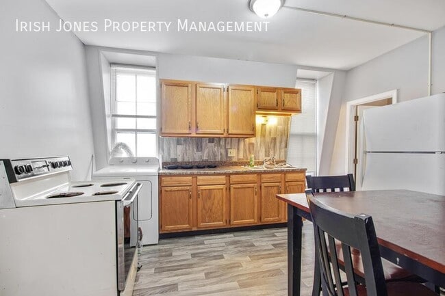 Building Photo - 25 Marshall Ave