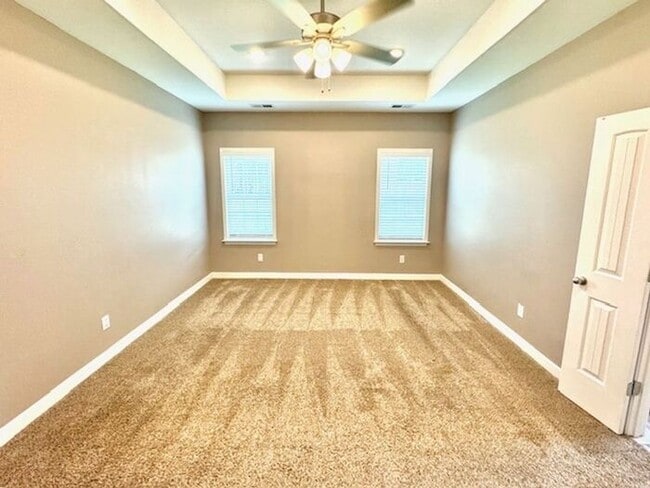 Foto del edificio - Now Leasing a 5 Bedroom 3 Bath Home In Olive Branch At Stateline