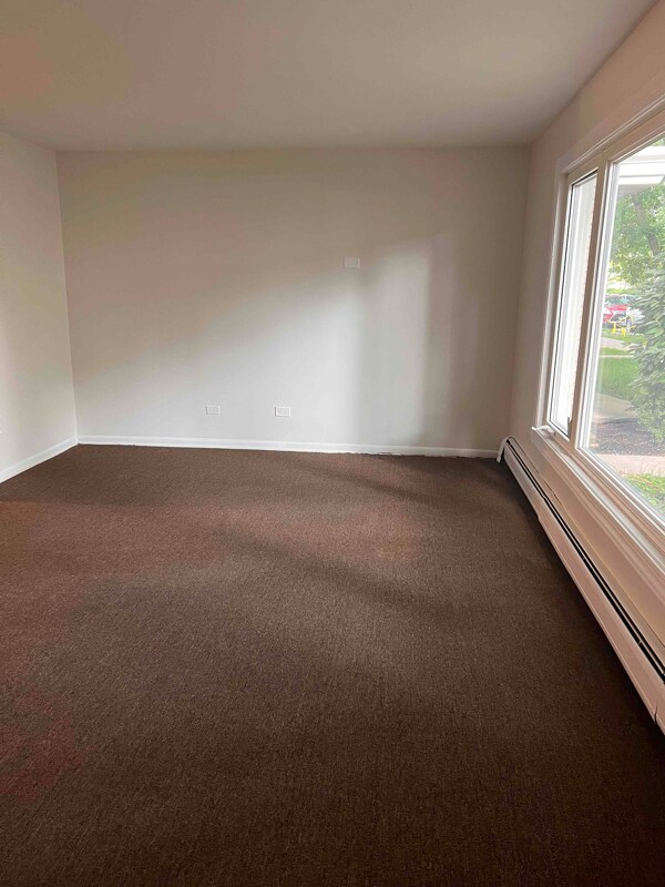 Foto del edificio - 8639 W Summerdale Ave