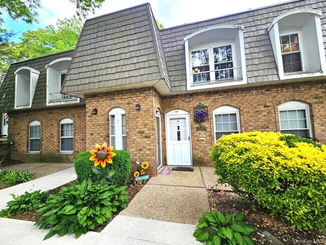 Foto del edificio - 655 Middle Country Rd