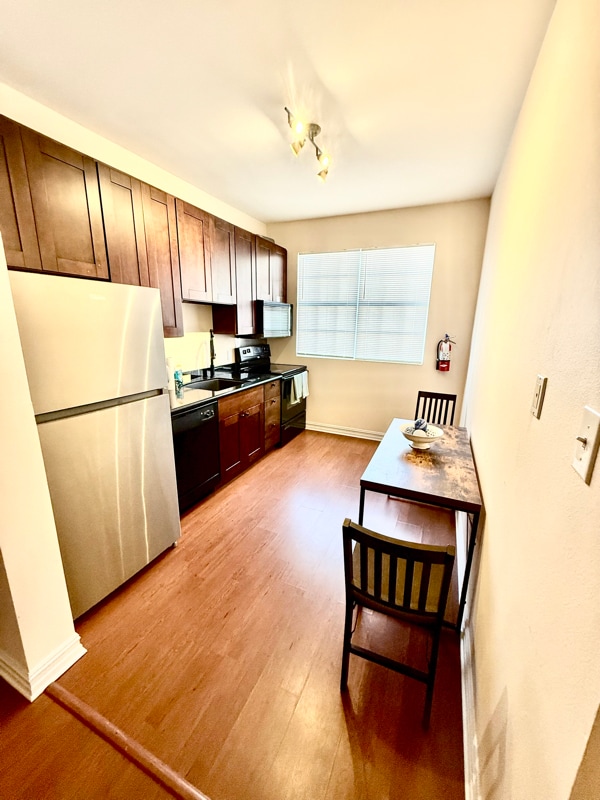 Foto principal - 2801 Broadway St
