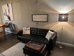 Building Photo - 224 Lyon St N