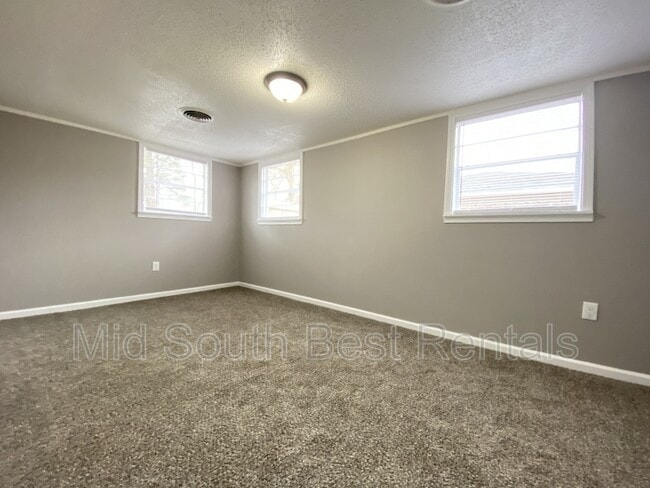 Building Photo - 415 Sunnymeade Dr